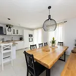 Vila Mellifera *
