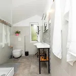Vila Mellifera