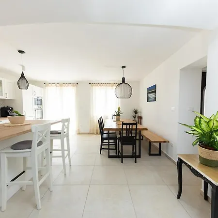 Villa Mellifera *