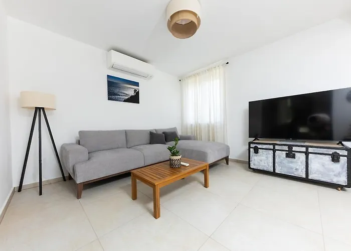 Mellifera Villa *