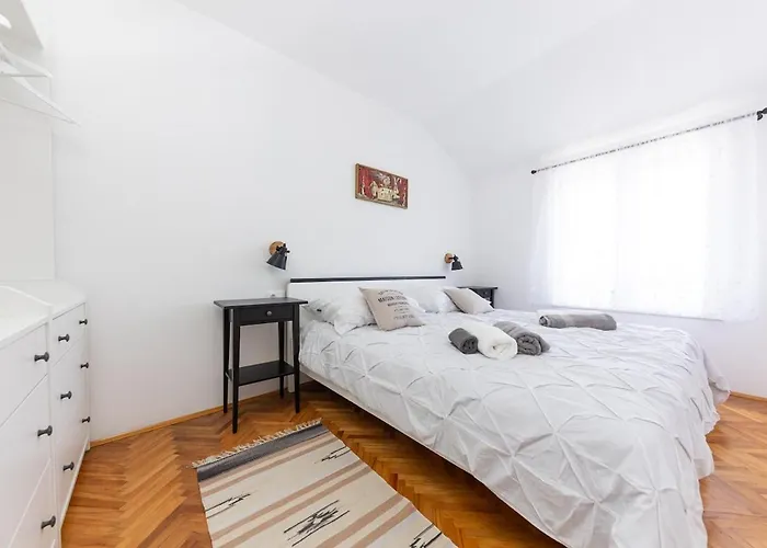 Mellifera Villa *