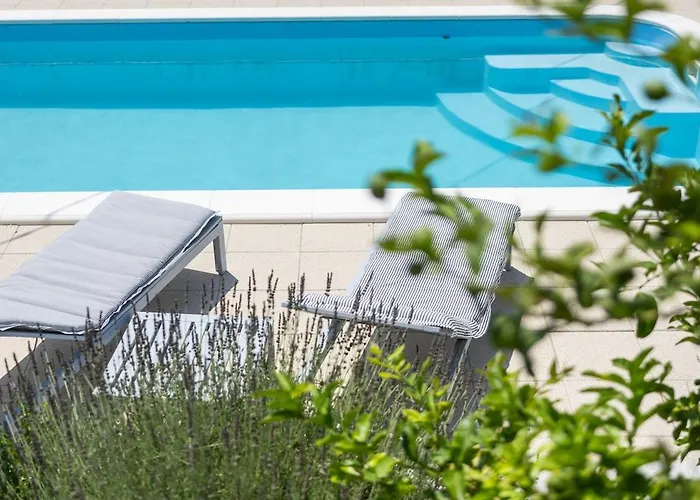 Mellifera Villa