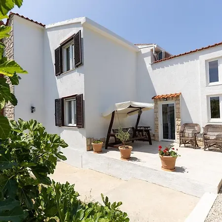 Mellifera Villa