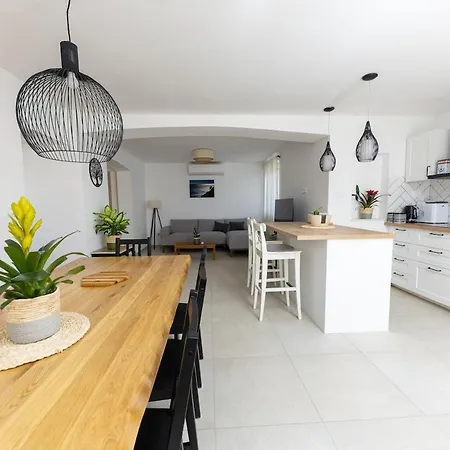 Mellifera Vila Grohote