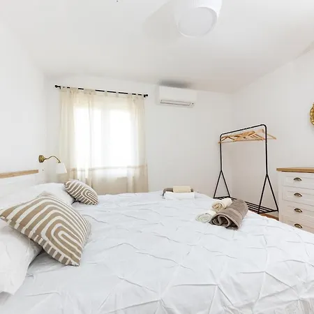 Mellifera Vila Grohote