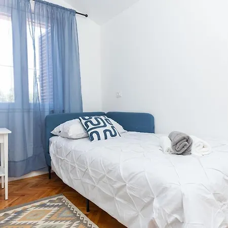 Vila Mellifera Grohote