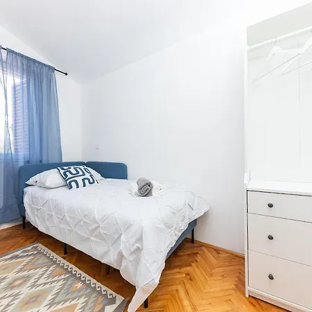 Mellifera Vila Grohote